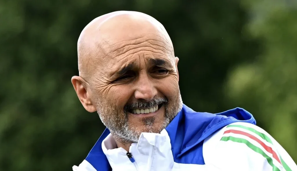 Spalletti sorridente