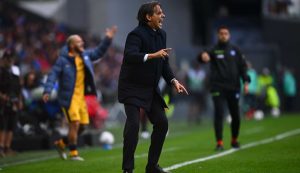 Inzaghi dà indicazioni ai suoi