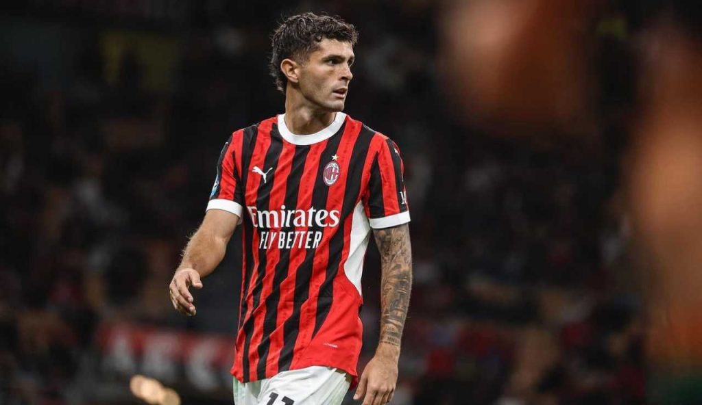 Pulisic in azione durante una gara del Milan