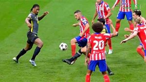 Rigore assegnato da Guida in Atletico-Lille