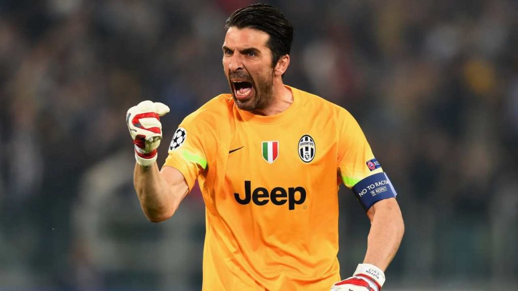 Gigi Buffon con la maglia della Juve (Getty Images)