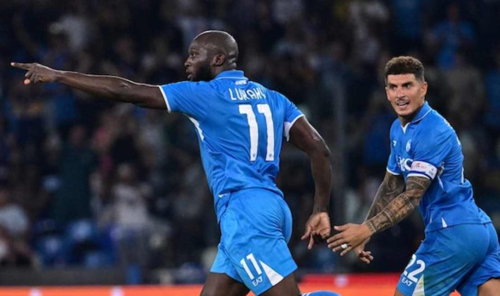 Lukaku esulta dopo il gol in Napoli-Roma