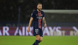 Škriniar con la maglia del PSG (Getty Images)