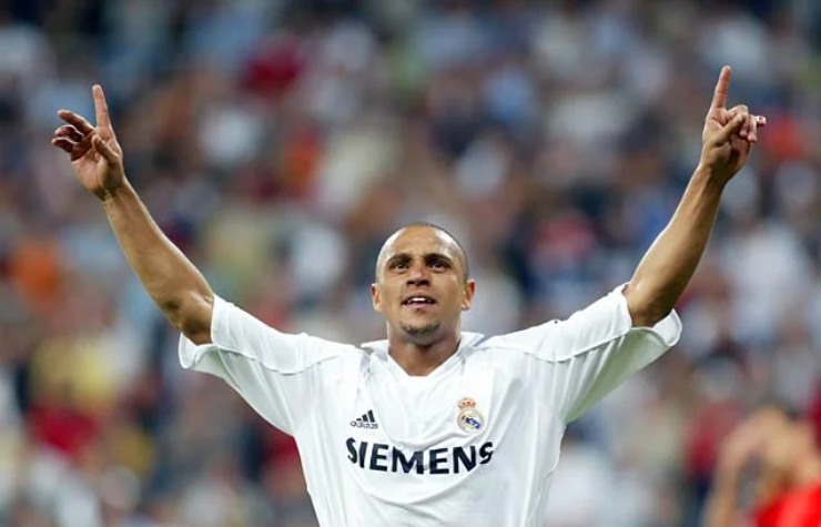 Roberto Carlos con la maglia del Real Madrid (Real Madrid)