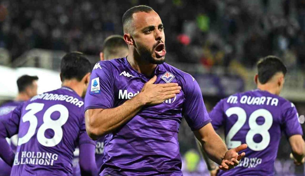 Cabral dopo un gol con la Fiorentina