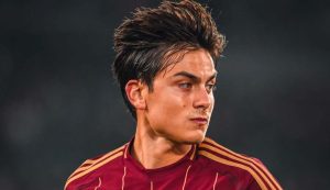 Dybala con la prima maglia della Roma