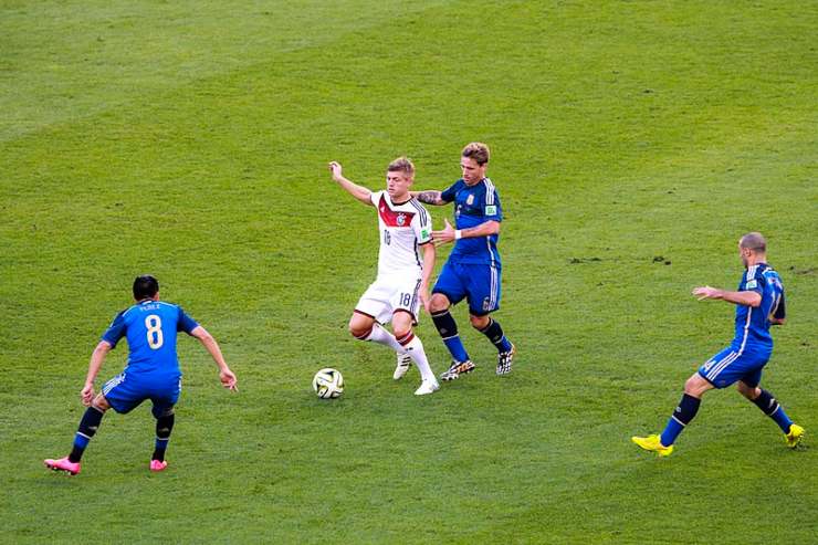 Kross in azione durante i Mondiali di Calcio del 2014)