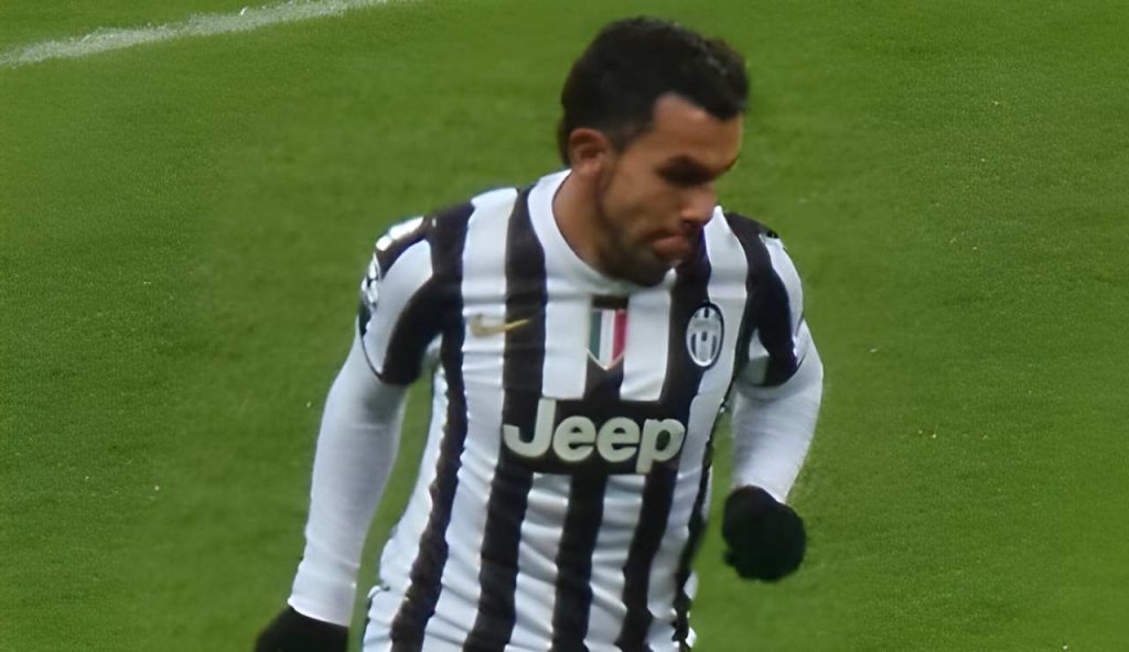 Tevez con la maglia della Juve (Wikipedia Ultraslansi)