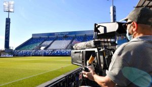 Una telecamera e uno stadio (Foto Massimo Paolone_LaPresse )