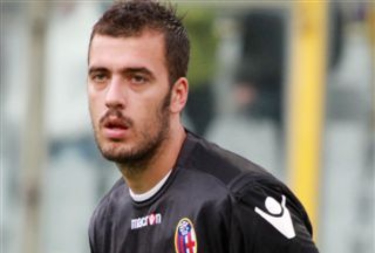 Viviano con la maglia del Bologna (WIkipedia