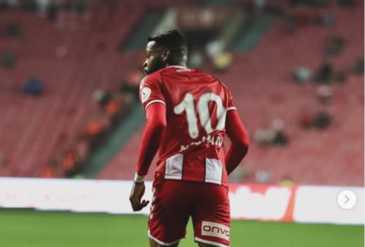 Ntcham con la maglia del Samsunspor (Profilo Instagram Ntcham)